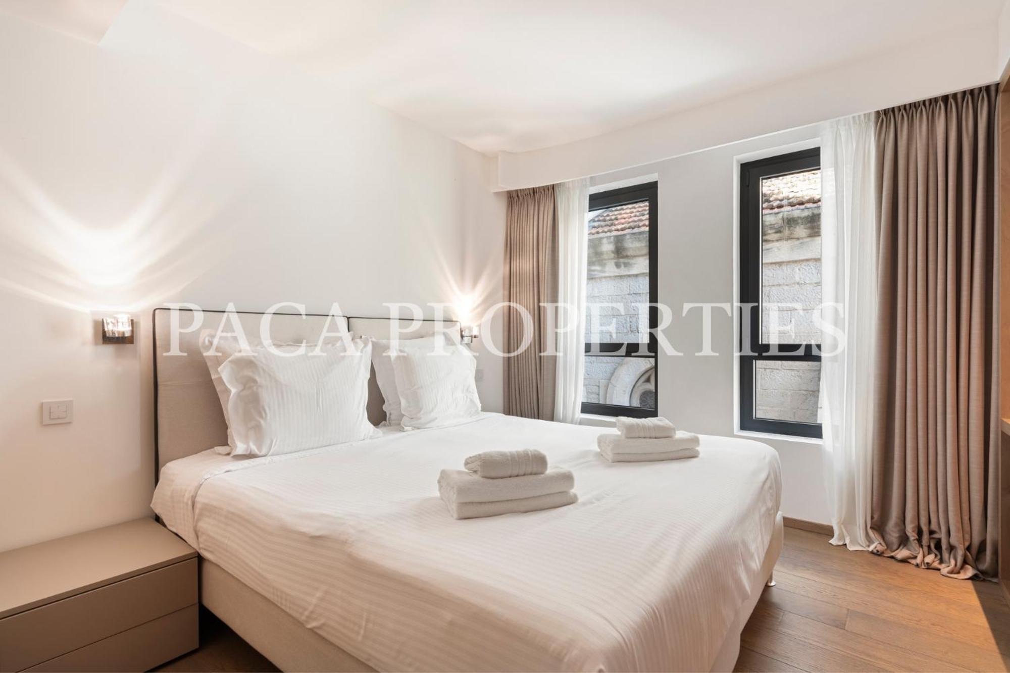 Paca -401- 5 Luxe Cannes